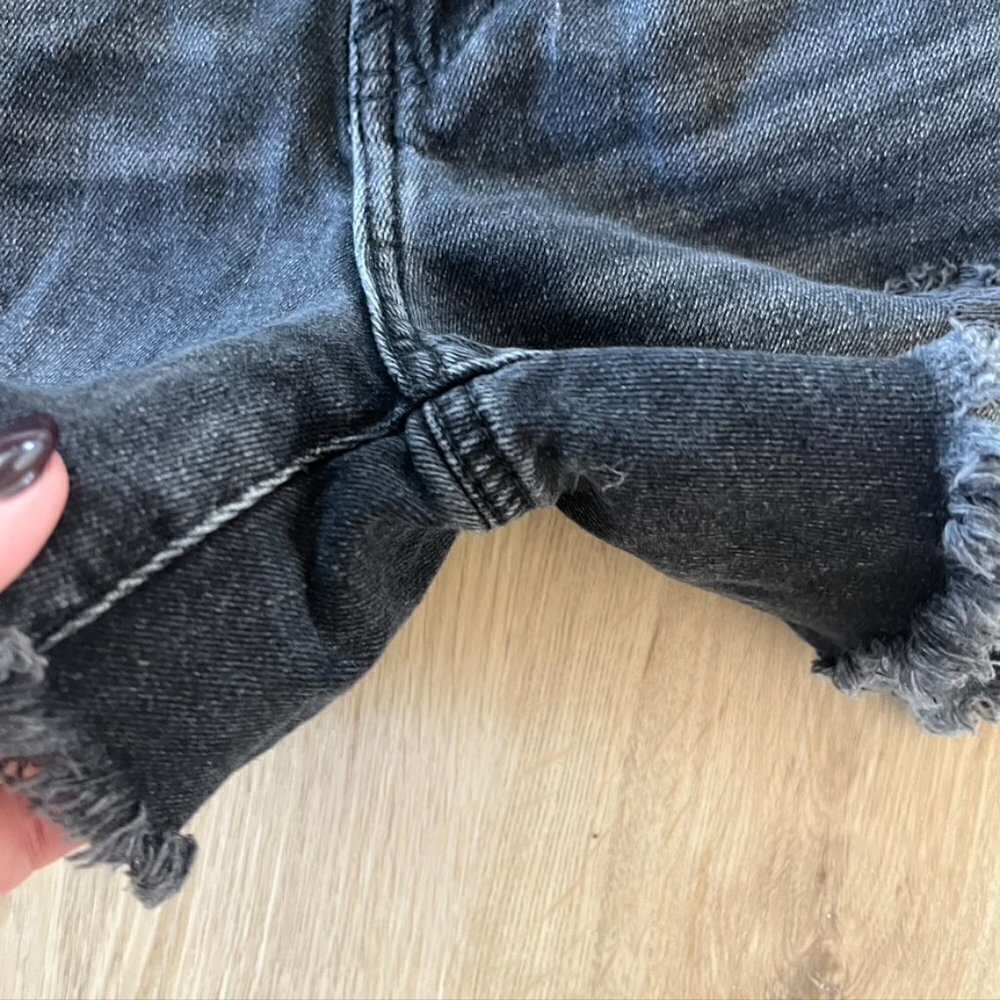 American Eagle 90’s Boyfriend High Rise Jean Shorts Destroyed Black Gray 0 - Picture 6 of 9